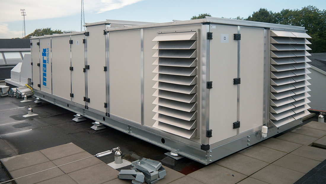 Voor de ventilatie, verwarming en koeling van de gebouwen is gekozen voor in totaal vier stuks Mark AIRSTREAM HWX warmteterugwin-units.